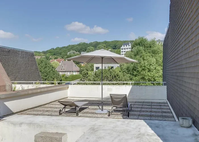 Duplex With Sea View And Roof Terrace *